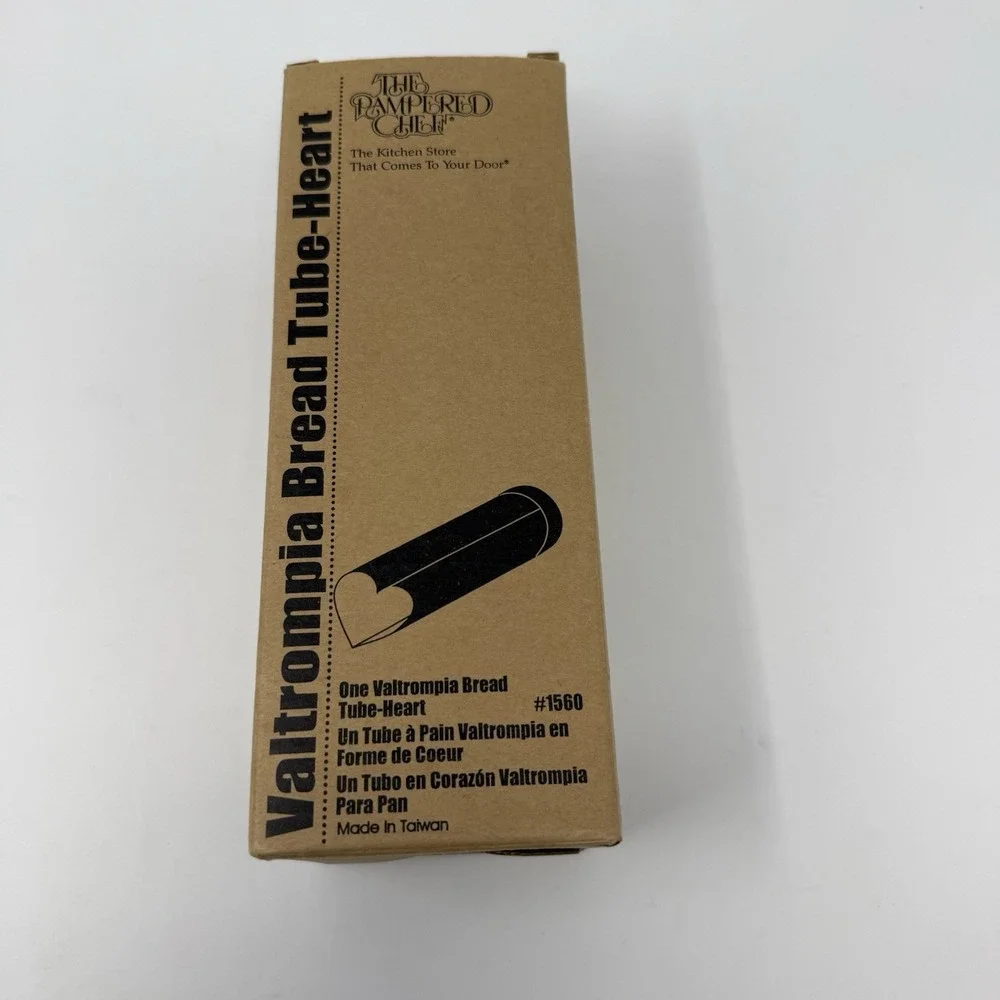 The Pampered Chef Valtrompia Bread Tube Heart Shaped. #1560, New in Box